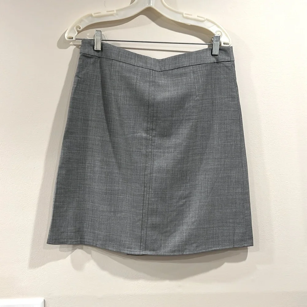 🔥Tory Burch Elegant Gray Skirt🔥